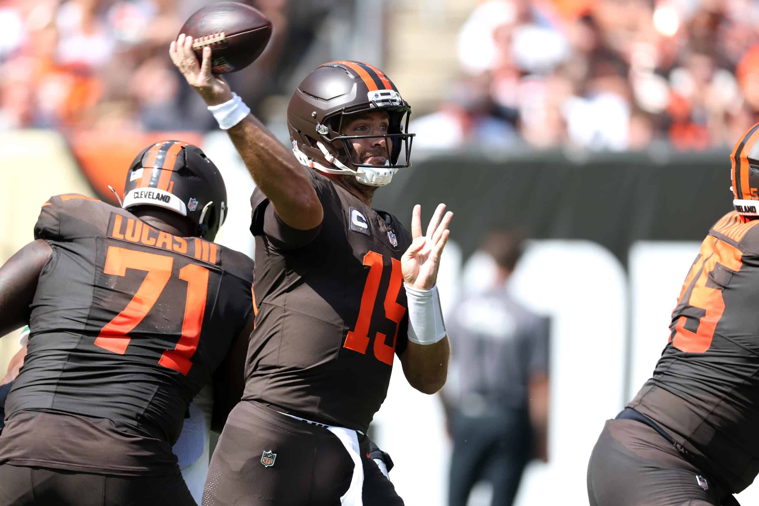CLEVELAND, OHIO - SEPTEMBER 21: Joe Flacco #15 of the Cleveland Browns throws a pass during the first quarter against the Green Bay Packers at Huntington Bank Field on September 21, 2025 in Cleveland, Ohio.