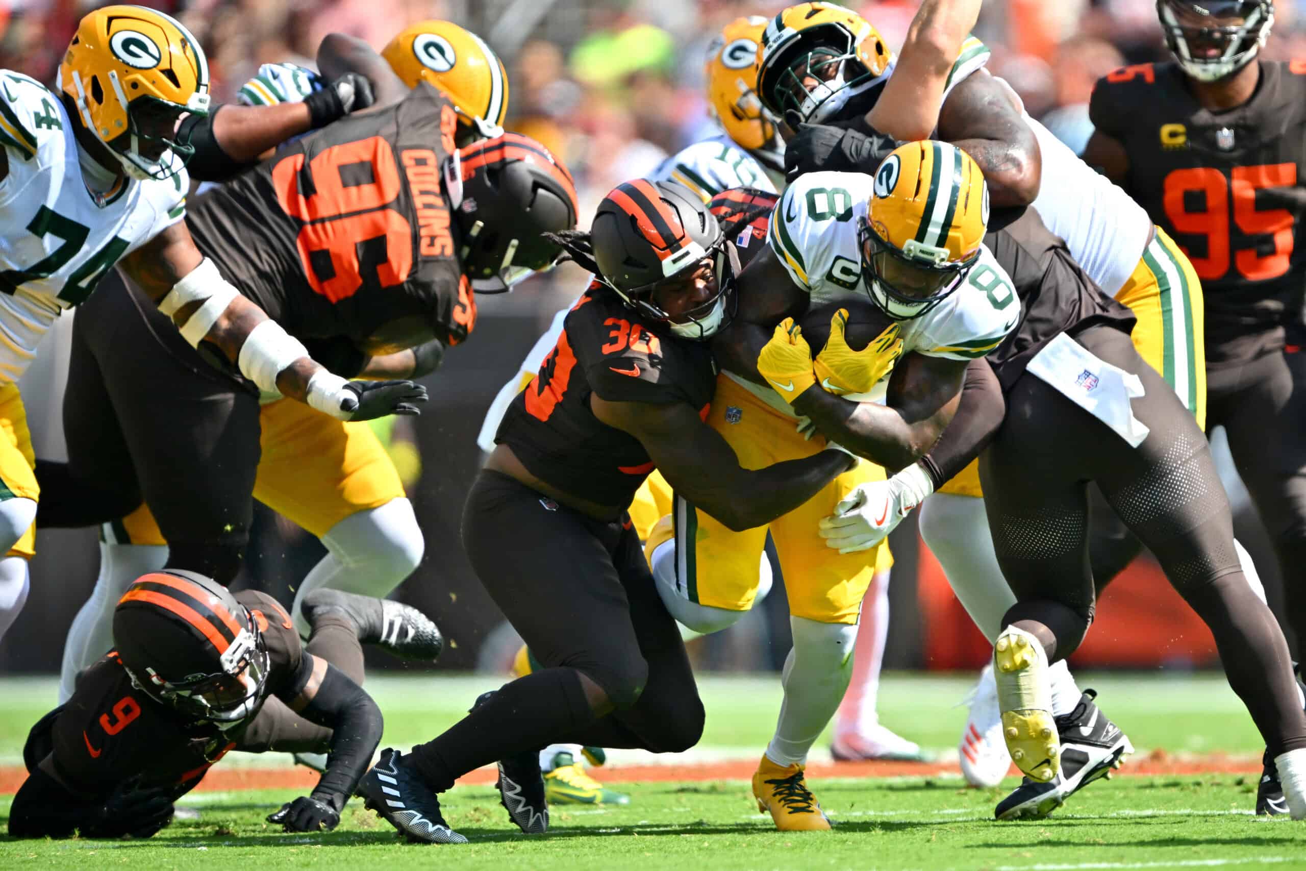 CLEVELAND, OHIO - SEPTEMBER 21: Josh Jacobs #8 of the Green Bay Packers runs the ball during the first quarter against the Cleveland Browns at Huntington Bank Field on September 21, 2025 in Cleveland, Ohio.