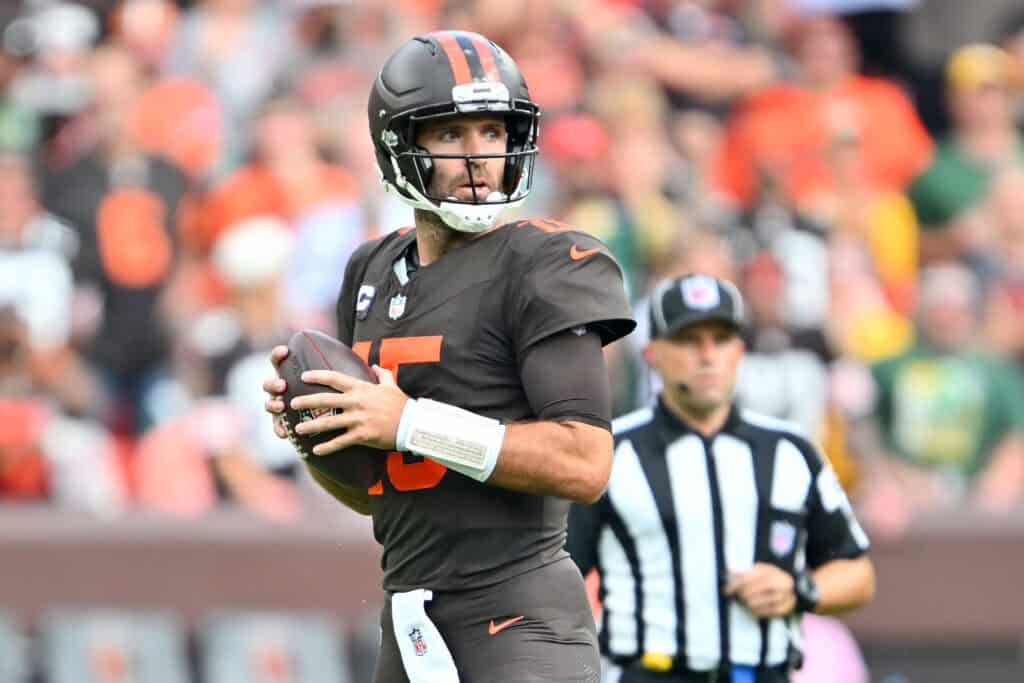 CLEVELAND, OHIO - SEPTEMBER 21: Joe Flacco #15 of the Cleveland Browns looks to throw the ball against the Green Bay Packers at Huntington Bank Field on September 21, 2025 in Cleveland, Ohio.