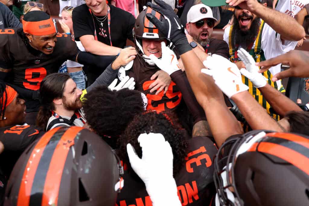CLEVELAND, OHIO - SEPTEMBER 21: Andre Szmyt #25 of the Cleveland Browns celebrates with teammates after kicking the game winning field goal against the Green Bay Packers during the fourth quarter at Huntington Bank Field on September 21, 2025 in Cleveland, Ohio.