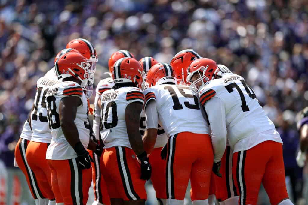 BALTIMORE, MARYLAND - SEPTEMBER 14: Members of the Cleveland Browns offense huddle against the Baltimore Ravens at M&T Bank Stadium on September 14, 2025 in Baltimore, Maryland.