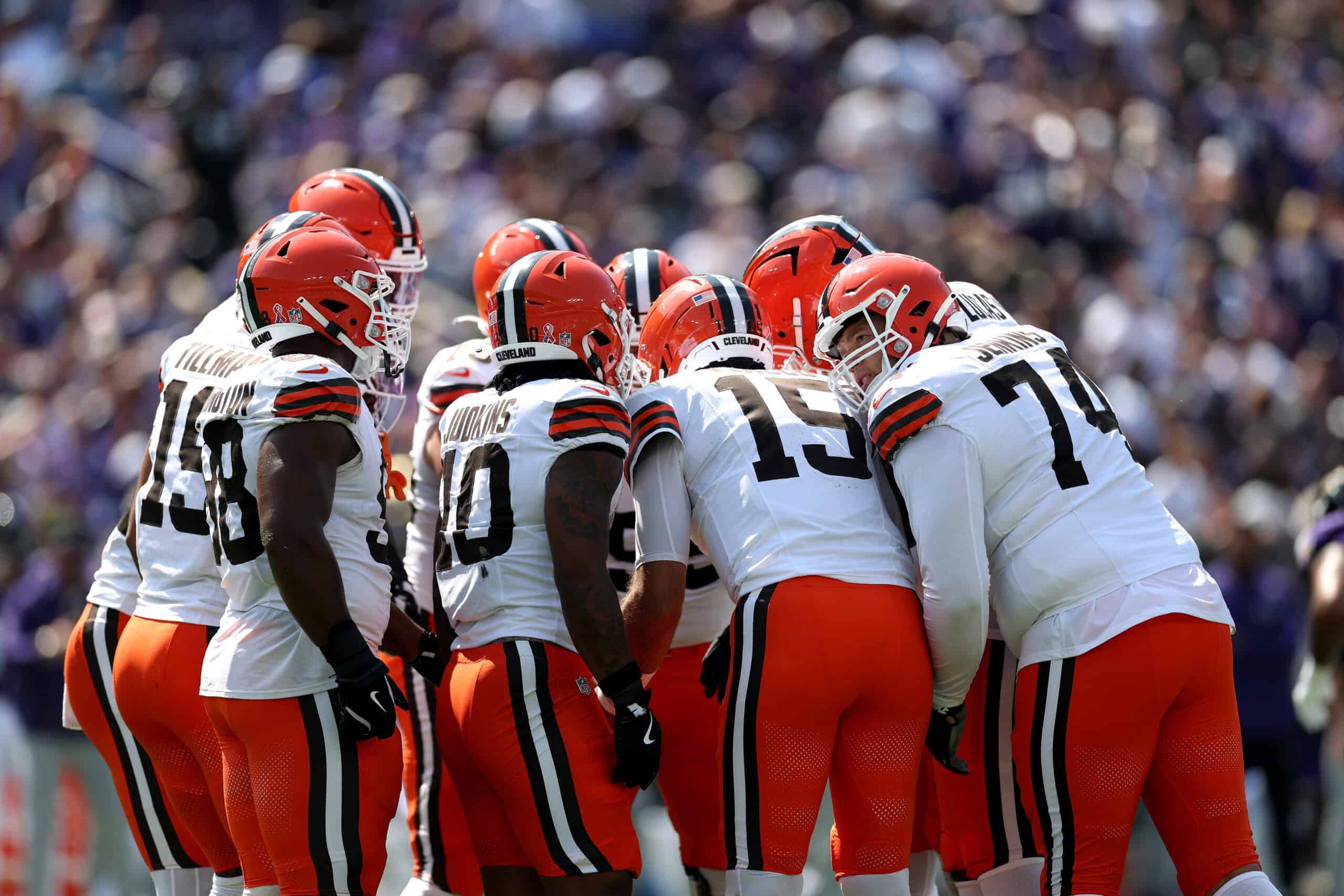 BALTIMORE, MARYLAND - SEPTEMBER 14: Members of the Cleveland Browns offense huddle against the Baltimore Ravens at M&T Bank Stadium on September 14, 2025 in Baltimore, Maryland.