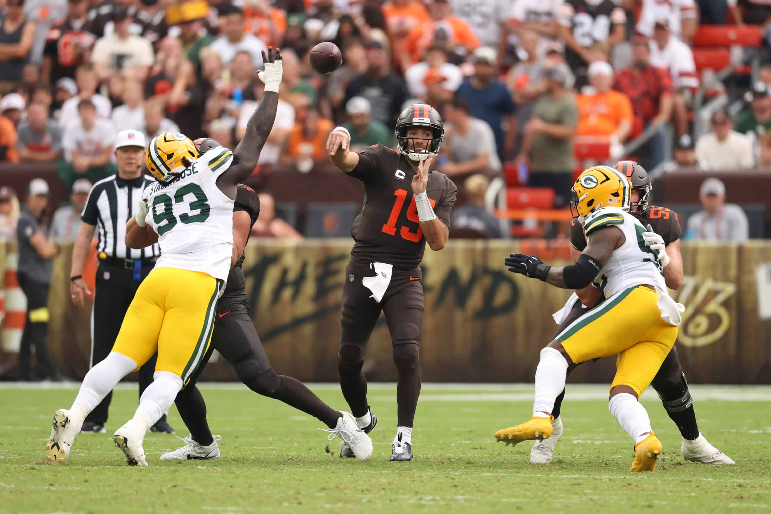 CLEVELAND, OHIO - SEPTEMBER 21: Joe Flacco #15 of the Cleveland Browns plays against the Green Bay Packers at Huntington Bank Field on September 21, 2025 in Cleveland, Ohio.