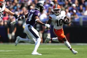 BALTIMORE, MARYLAND - SEPTEMBER 14: Quinshon Judkins #10 of the Cleveland Browns runs the ball against Marlon Humphrey #44 of the Baltimore Ravens during the game at M&T Bank Stadium on September 14, 2025 in Baltimore, Maryland.