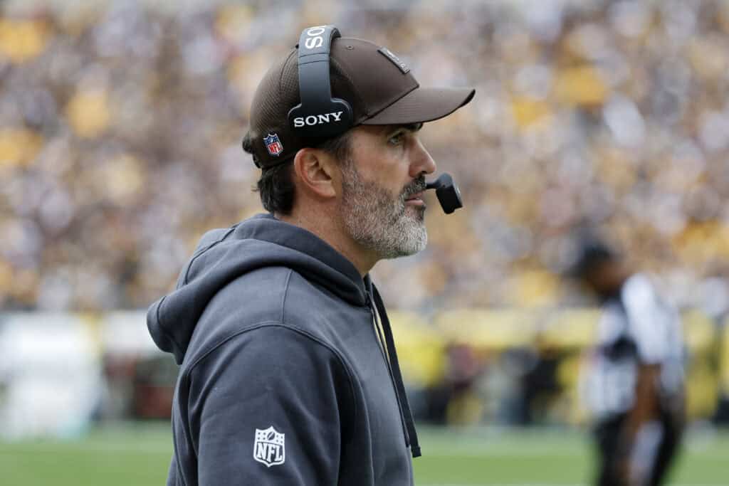 PITTSBURGH, PENNSYLVANIA - OCTOBER 12: Head coach Kevin Stefanski of the Cleveland Browns looks on against the Pittsburgh Steelers during the first quarter in the game at Acrisure Stadium on October 12, 2025 in Pittsburgh, Pennsylvania.