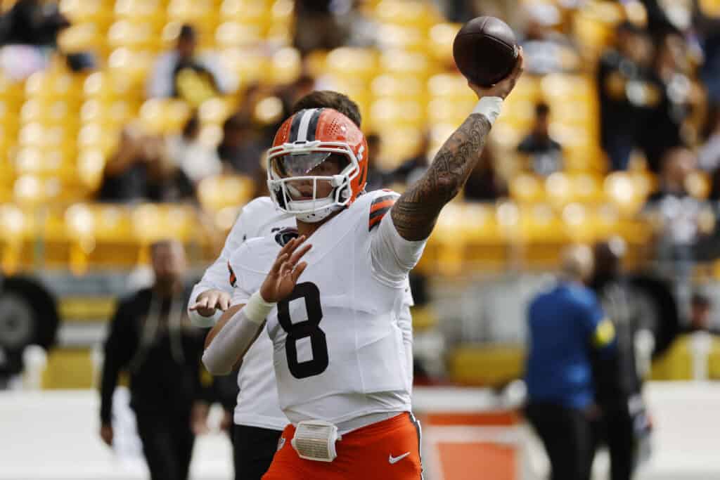 PITTSBURGH, PENNSYLVANIA - OCTOBER 12: Dillon Gabriel #8 of the Cleveland Browns warms up against the Pittsburgh Steelers before the game at Acrisure Stadium on October 12, 2025 in Pittsburgh, Pennsylvania.