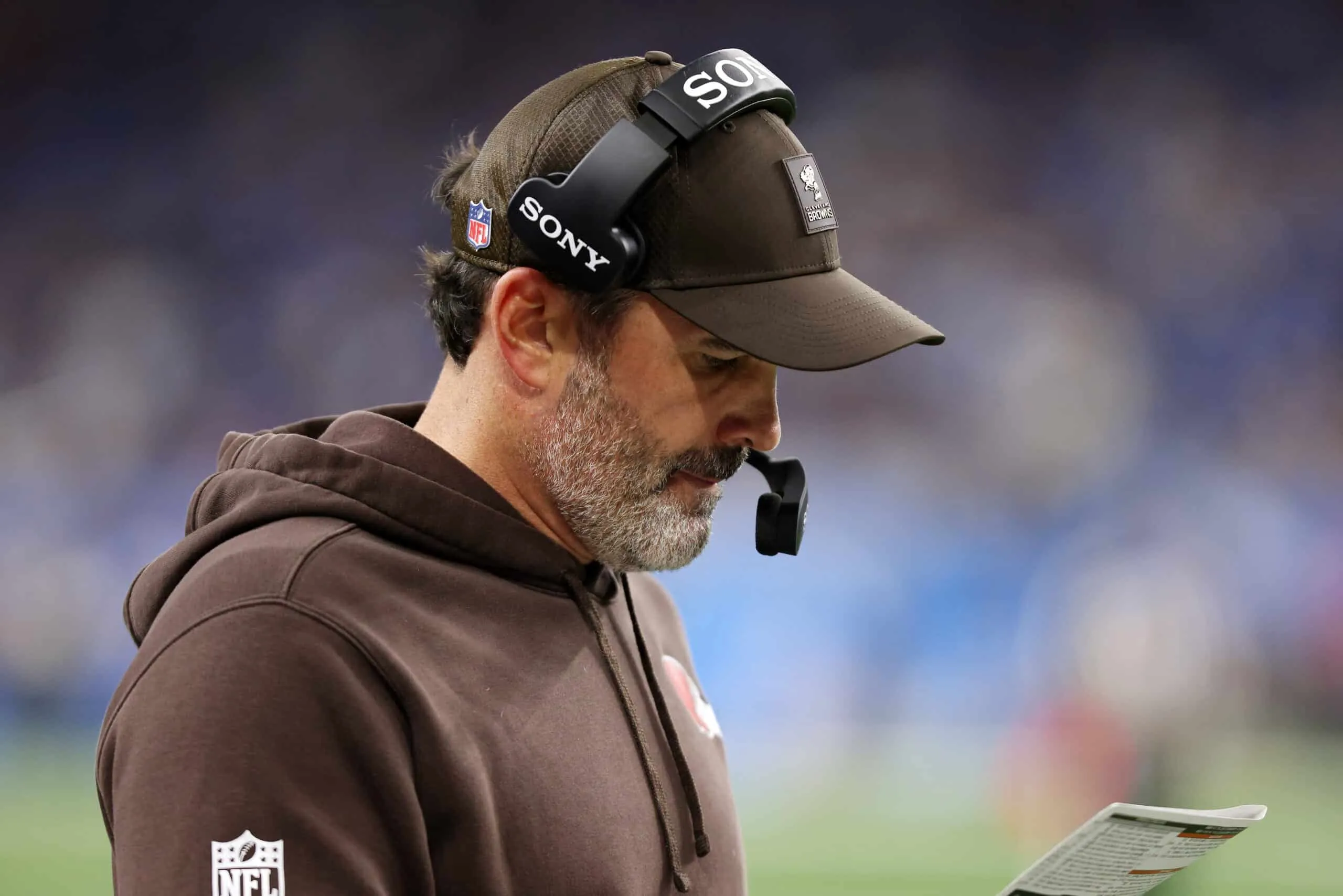 DETROIT, MICHIGAN - SEPTEMBER 28: Head coach Kevin Stefanski of the Cleveland Browns looks on during the fourth quarter against the Detroit Lions at Ford Field on September 28, 2025 in Detroit, Michigan.
