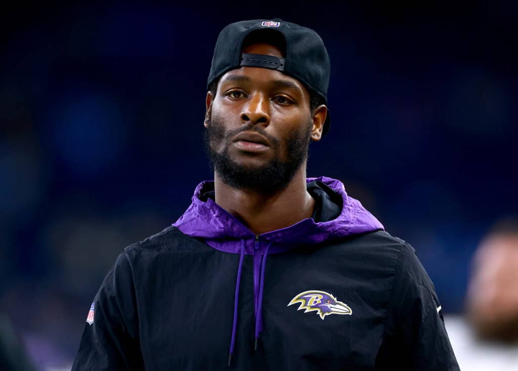 DETROIT, MICHIGAN - SEPTEMBER 26: Le'Veon Bell #26 of the Baltimore Ravens on the field during warm up before the game against Detroit Lions at Ford Field on September 26, 2021 in Detroit, Michigan.
