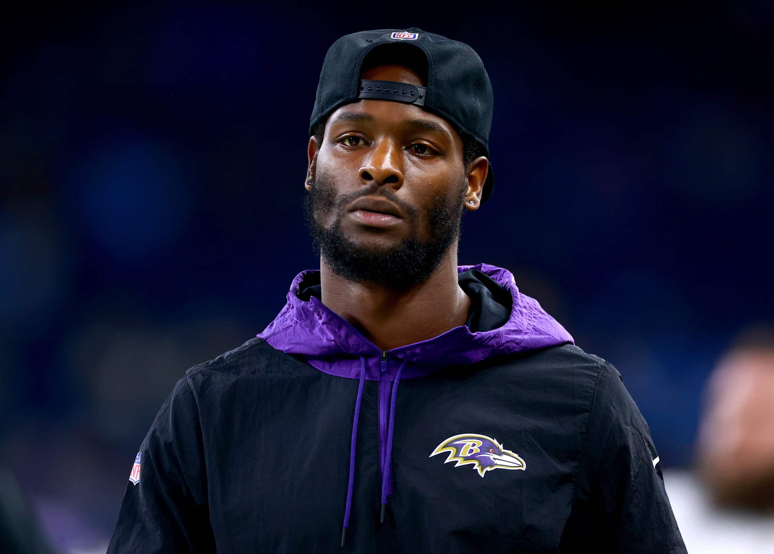 DETROIT, MICHIGAN - SEPTEMBER 26: Le'Veon Bell #26 of the Baltimore Ravens on the field during warm up before the game against Detroit Lions at Ford Field on September 26, 2021 in Detroit, Michigan.