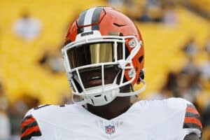 PITTSBURGH, PENNSYLVANIA - OCTOBER 12: David Njoku #85 of the Cleveland Browns warms up against the Pittsburgh Steelers before the game at Acrisure Stadium on October 12, 2025 in Pittsburgh, Pennsylvania