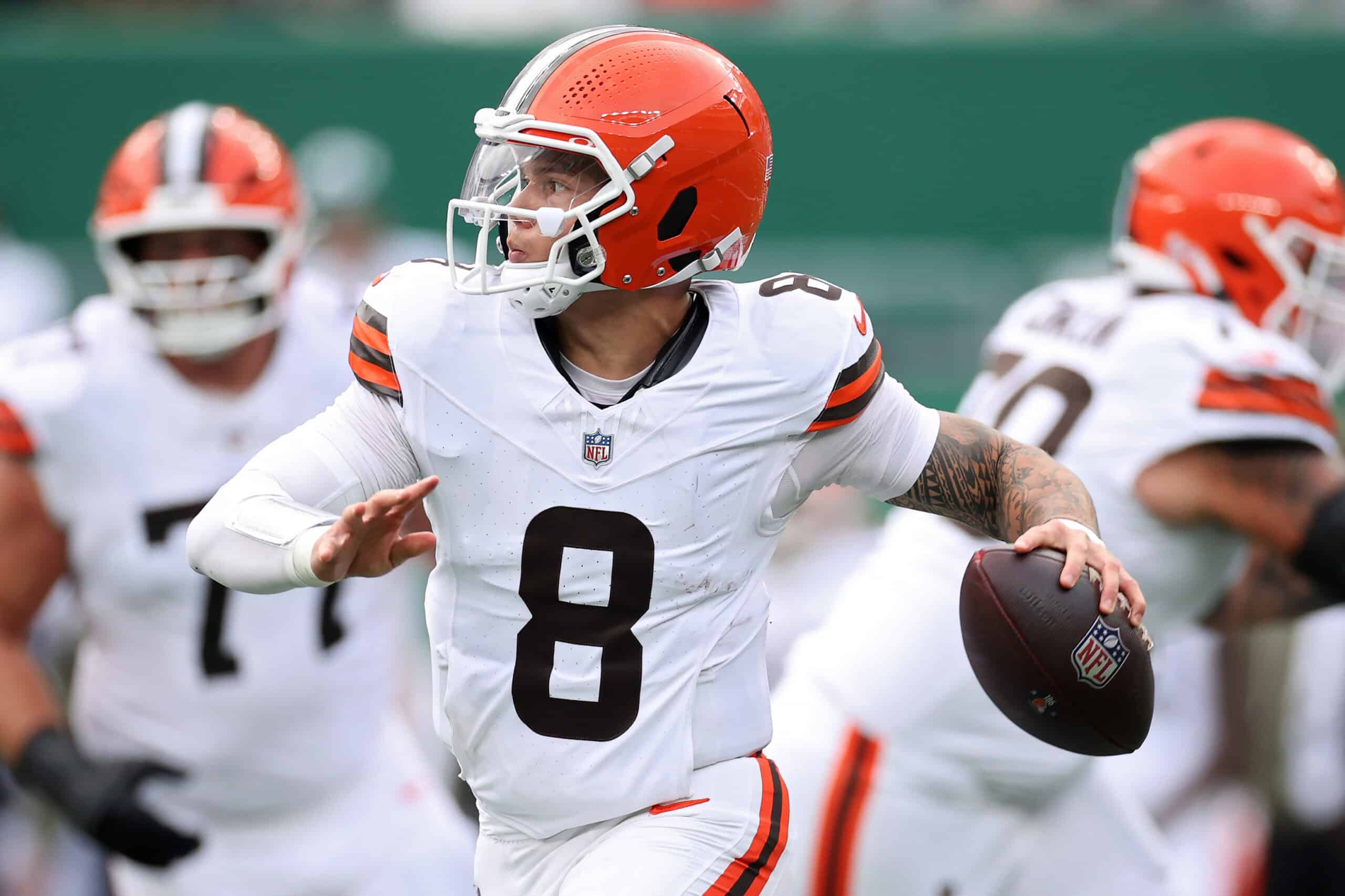 EAST RUTHERFORD, NEW JERSEY - NOVEMBER 09: Dillon Gabriel #8 of the Cleveland Browns passes the ball against the New York Jets during the first half in the game at MetLife Stadium on November 09, 2025 in East Rutherford, New Jersey.
