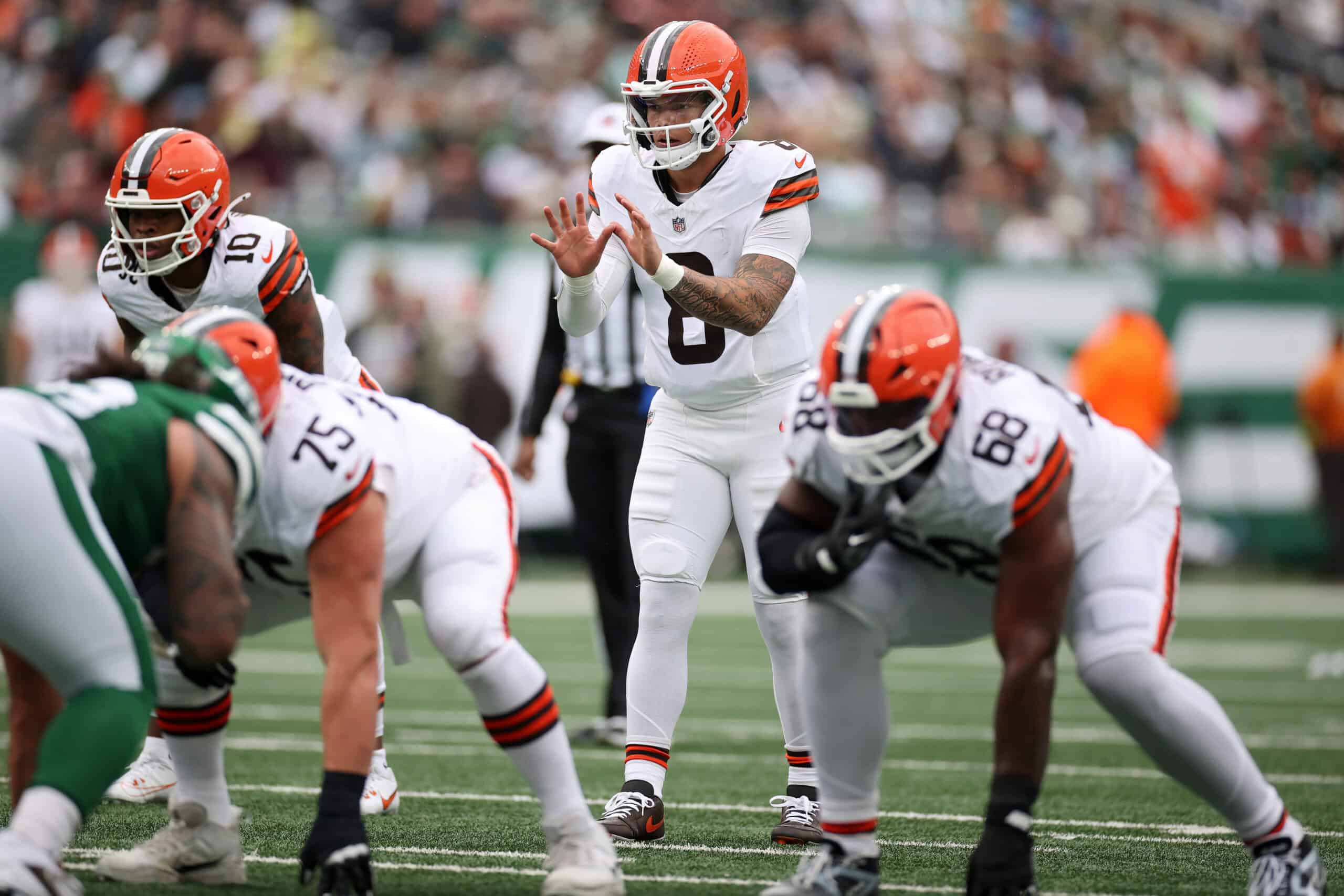 EAST RUTHERFORD, NEW JERSEY - NOVEMBER 09: Dillon Gabriel #8 of the Cleveland Browns prepares to snap the ball against the New York Jets during the first half in the game at MetLife Stadium on November 09, 2025 in East Rutherford, New Jersey.
