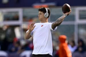 FOXBOROUGH, MASSACHUSETTS - OCTOBER 26: Dillon Gabriel #8 of the Cleveland Browns warms up prior to the game against the New England Patriots at Gillette Stadium on October 26, 2025 in Foxborough, Massachusetts.