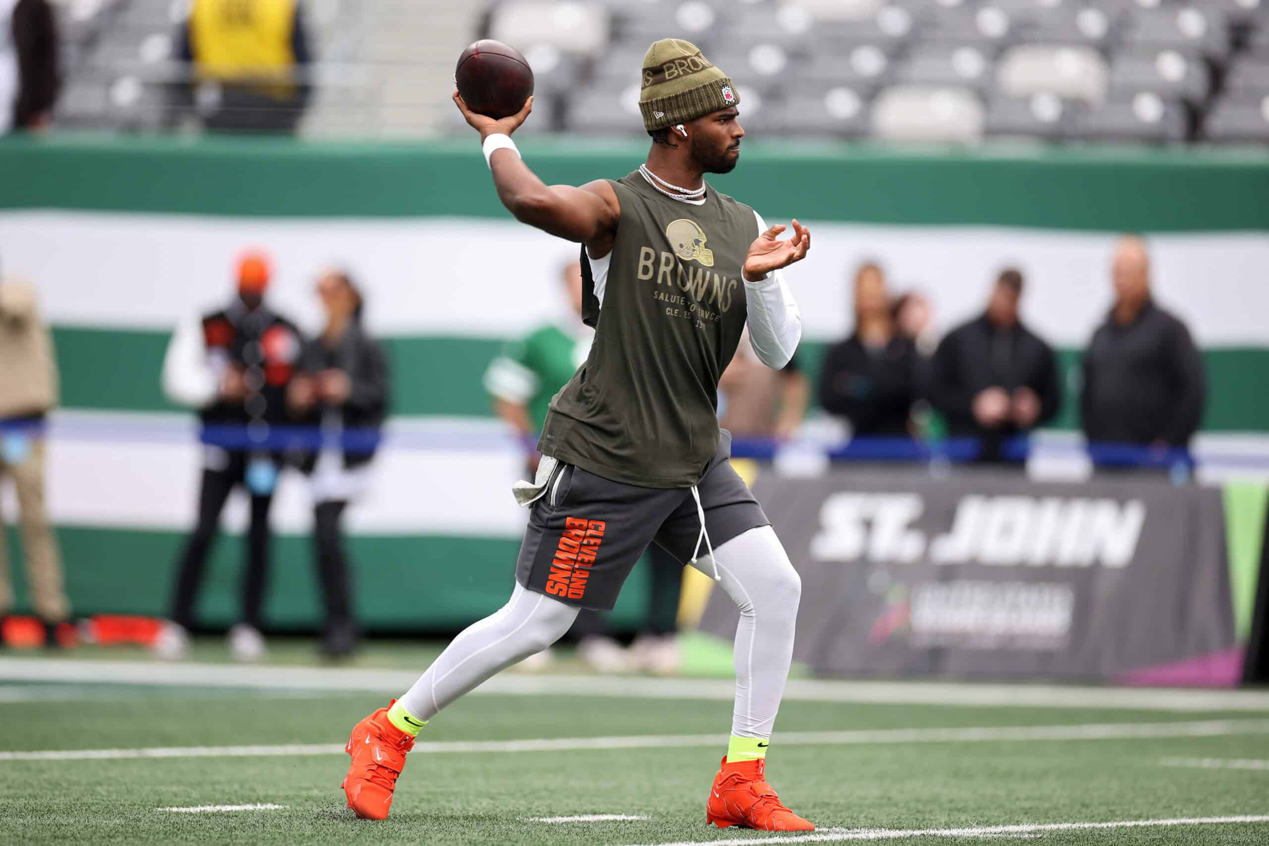 EAST RUTHERFORD, NEW JERSEY - NOVEMBER 09: Shedeur Sanders #12 of the Cleveland Browns warms up prior to the game against the New York Jets at MetLife Stadium on November 09, 2025 in East Rutherford, New Jersey.