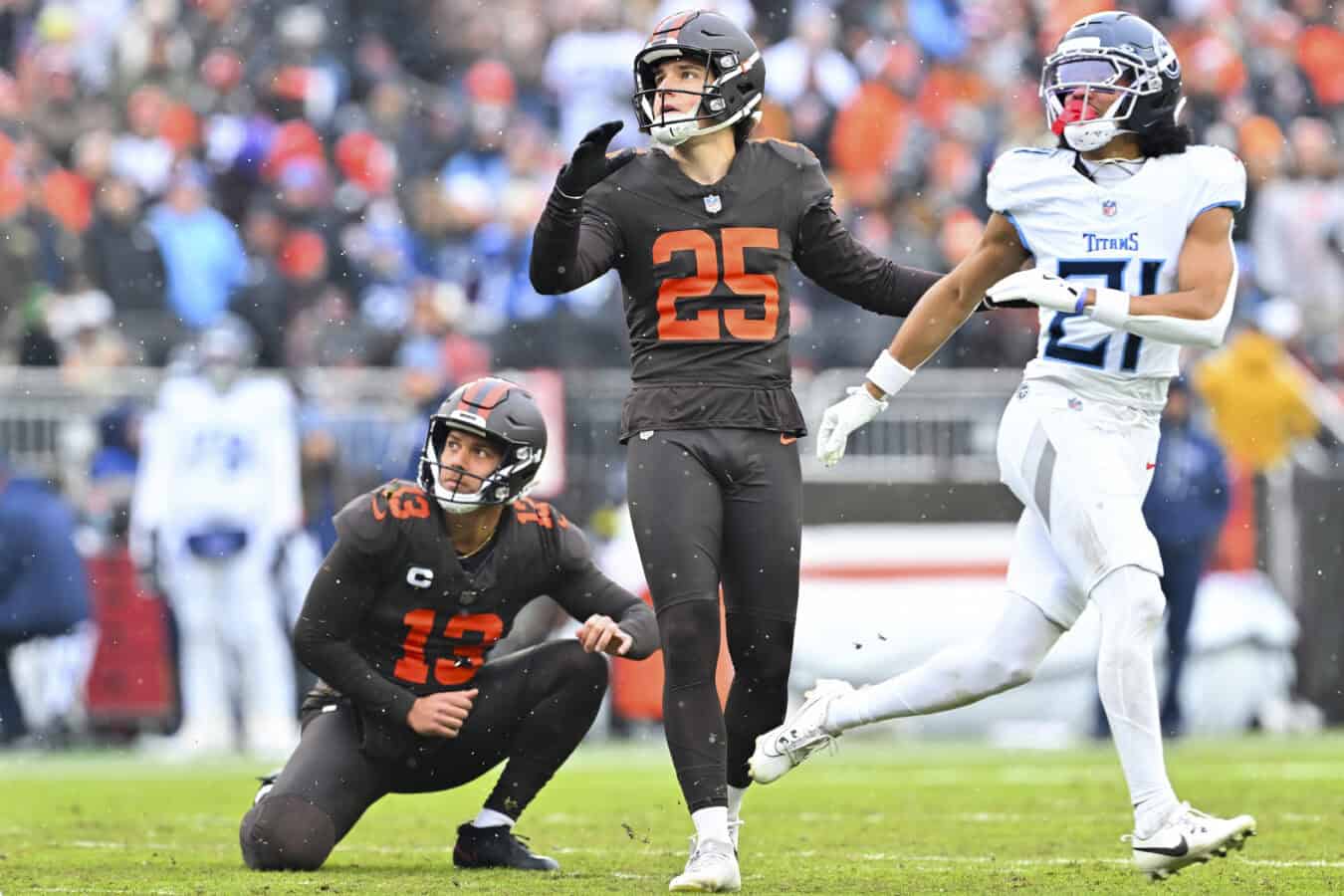 CLEVELAND, OHIO - DECEMBER 07: Andre Szmyt #25 of the Cleveland Browns kicks a first quarter field goal against the Tennessee Titans at Huntington Bank Field on December 07, 2025 in Cleveland, Ohio.