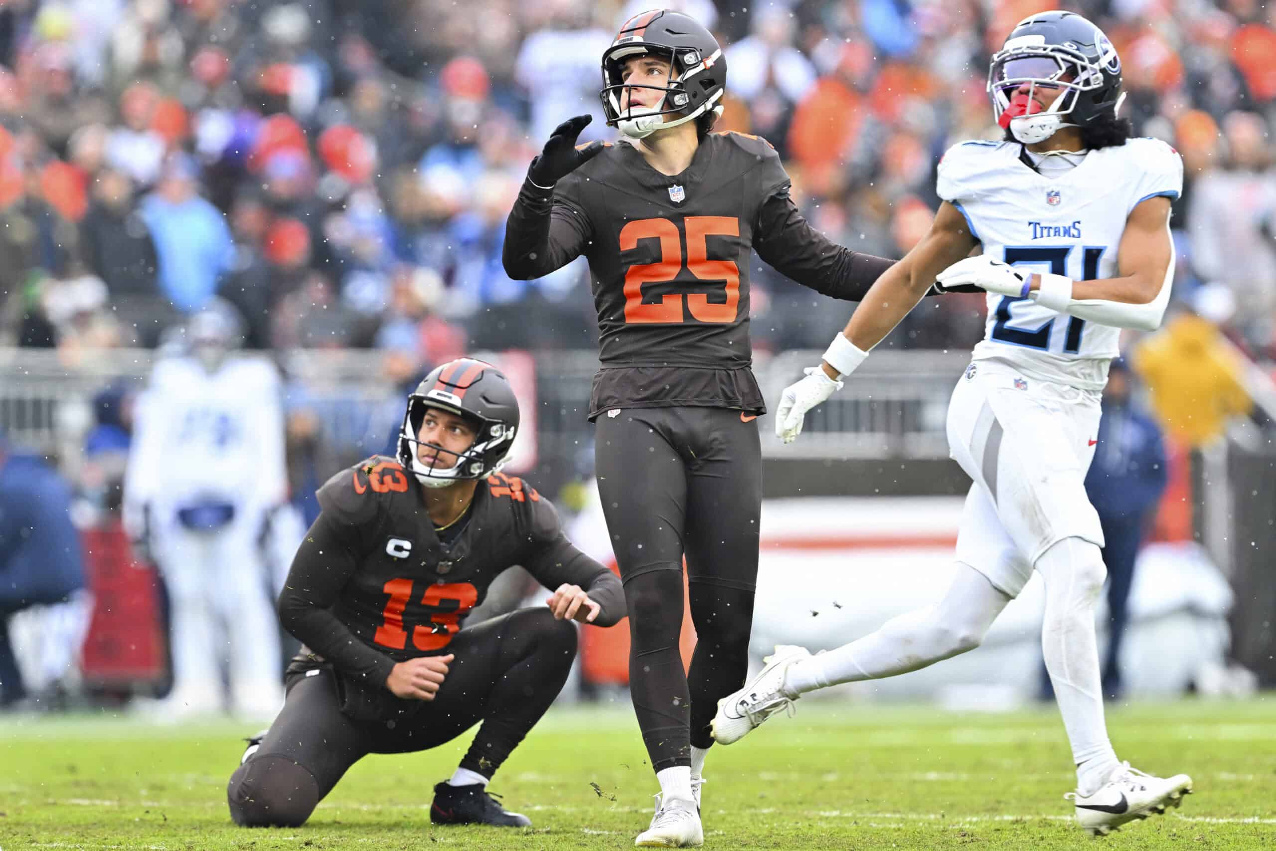 CLEVELAND, OHIO - DECEMBER 07: Andre Szmyt #25 of the Cleveland Browns kicks a first quarter field goal against the Tennessee Titans at Huntington Bank Field on December 07, 2025 in Cleveland, Ohio.