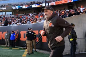 CINCINNATI, OHIO - JANUARY 04: Head coach Kevin Stefanski of the Cleveland Browns runs out onto the field prior to player introductions before the game against the Cincinnati Bengals at Paycor Stadium on January 04, 2026 in Cincinnati, Ohio.