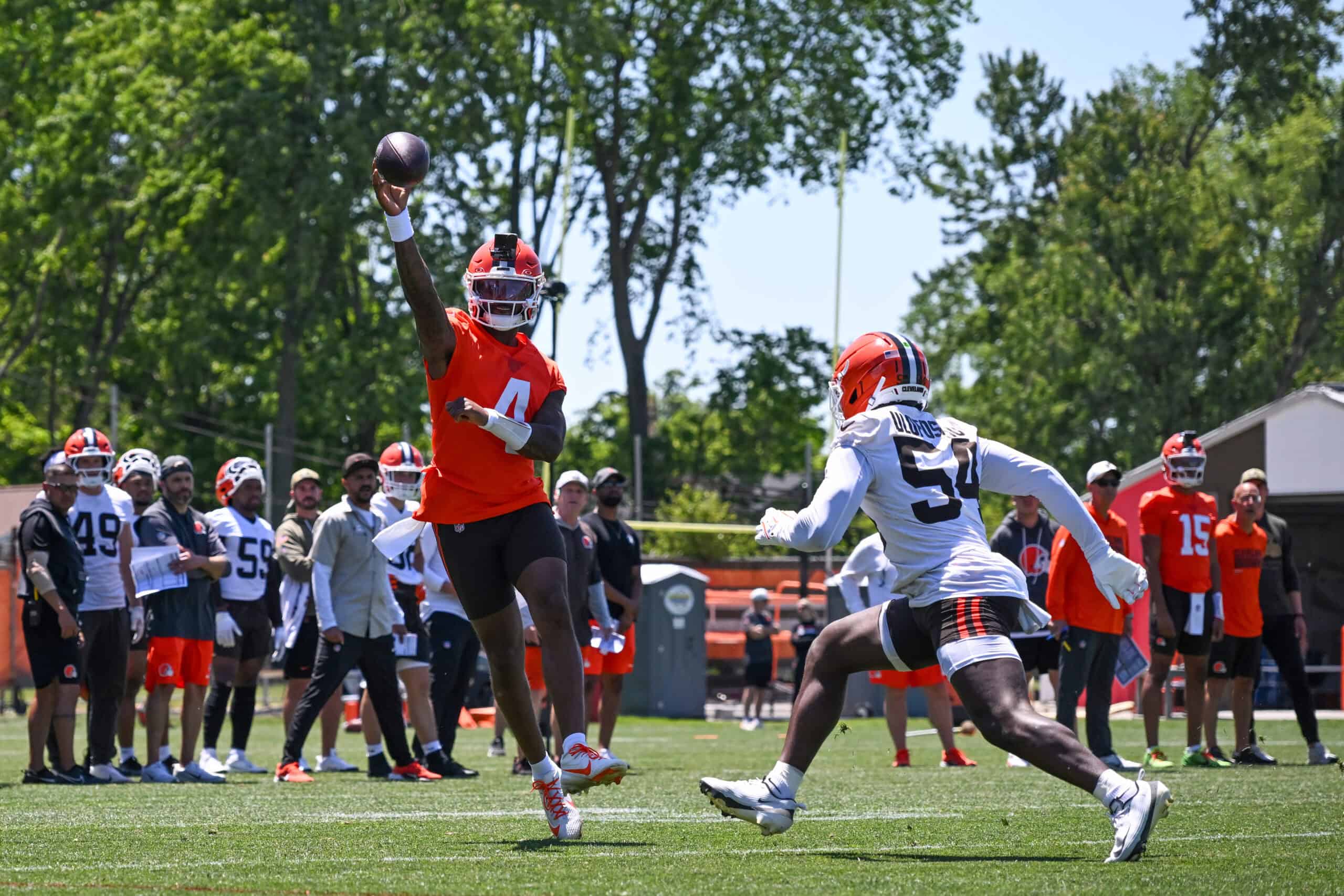 Insider Hints At How Browns Will Conduct QB Competition In Minicamp