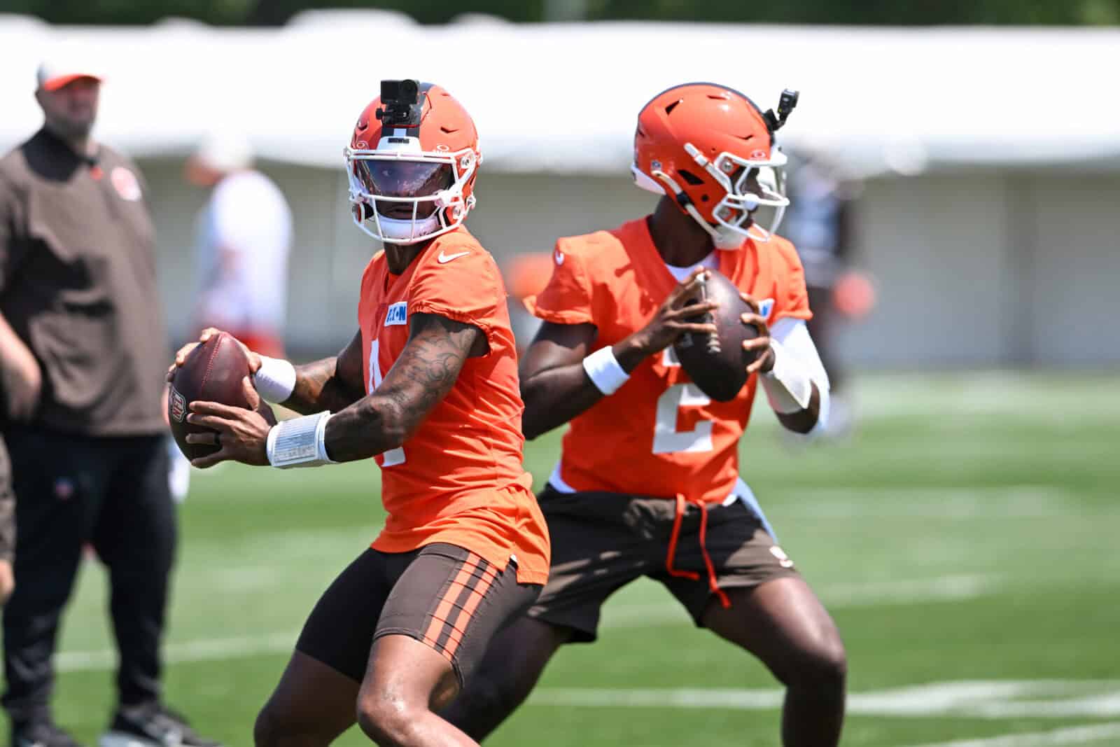 NFL Insider Predicts Who Will Win Browns’ QB Battle