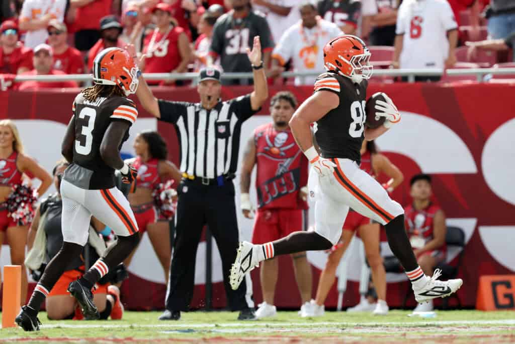 TAMPA, FLORIDA - SEPTEMBER 20: Blake Whiteheart #86 of the Cleveland Browns scores a touchdown during the fourth quarter of the game against the Tampa Bay Buccaneers at Raymond James Stadium on September 20, 2026 in Tampa, Florida.
