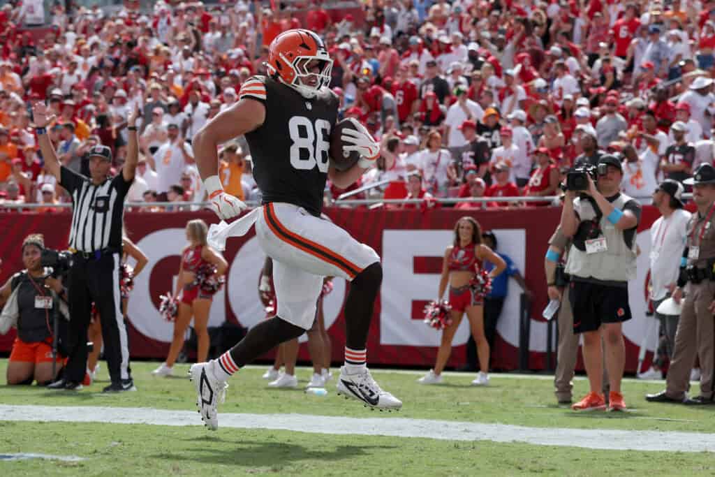 TAMPA, FLORIDA - SEPTEMBER 20: Blake Whiteheart #86 of the Cleveland Browns scores a touchdown during the fourth quarter of the game against the Tampa Bay Buccaneers at Raymond James Stadium on September 20, 2026 in Tampa, Florida.