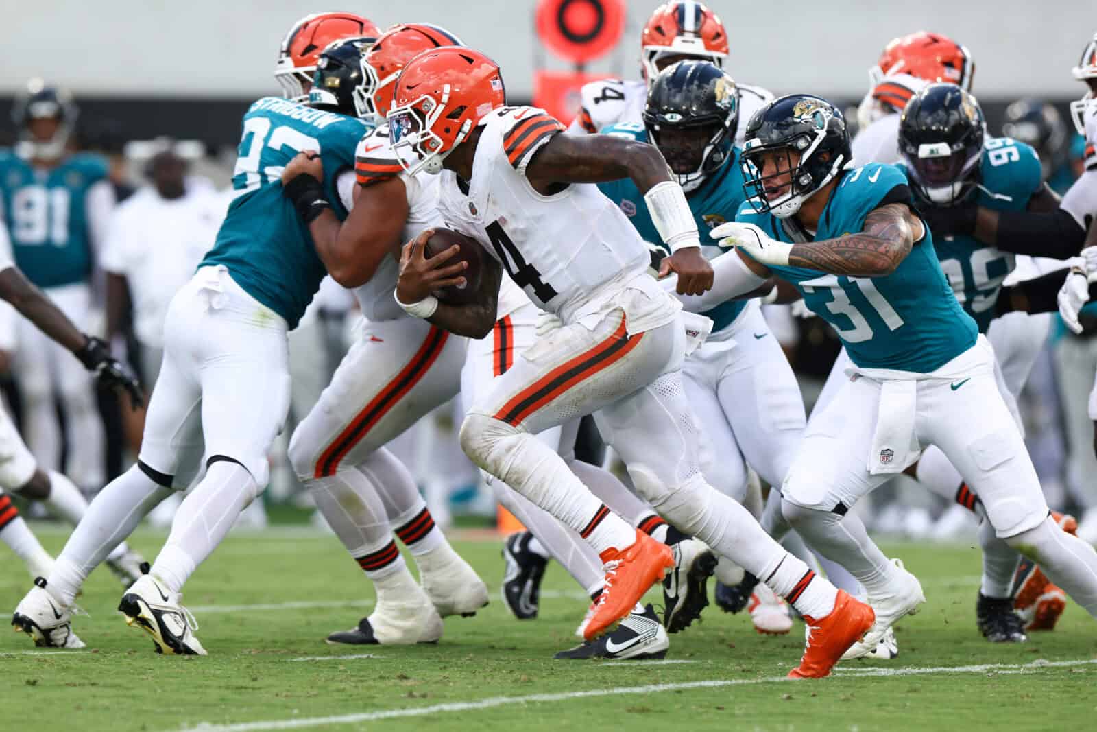 Former Player Calls For Browns To Make Big Offensive Change
