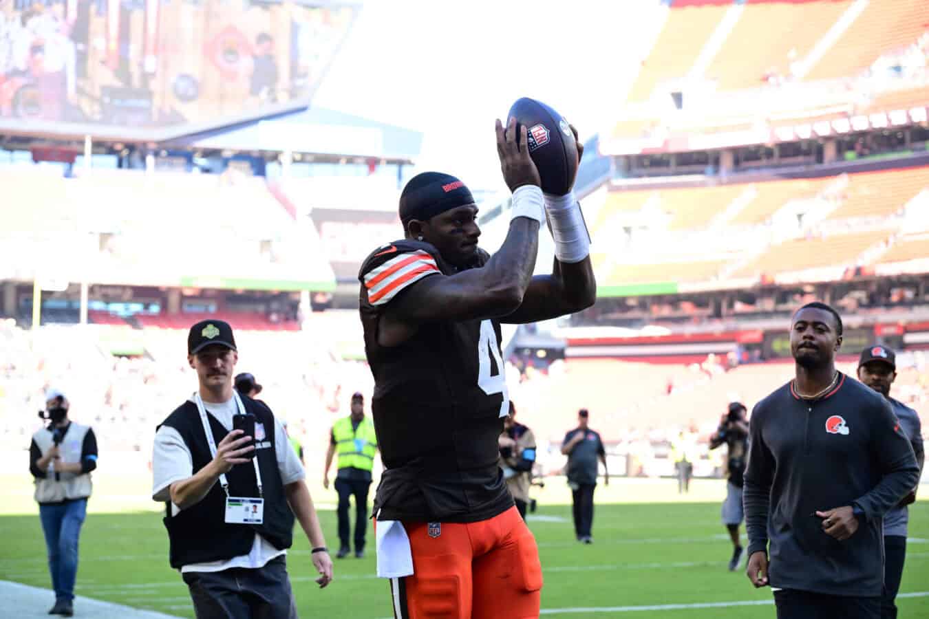 CLEVELAND, OHIO - SEPTEMBER 27: Deshaun Watson #4 of the Cleveland Browns celebrates the 21-18 win Carolina Panthers at Huntington Bank Field on September 27, 2026 in Cleveland, Ohio.