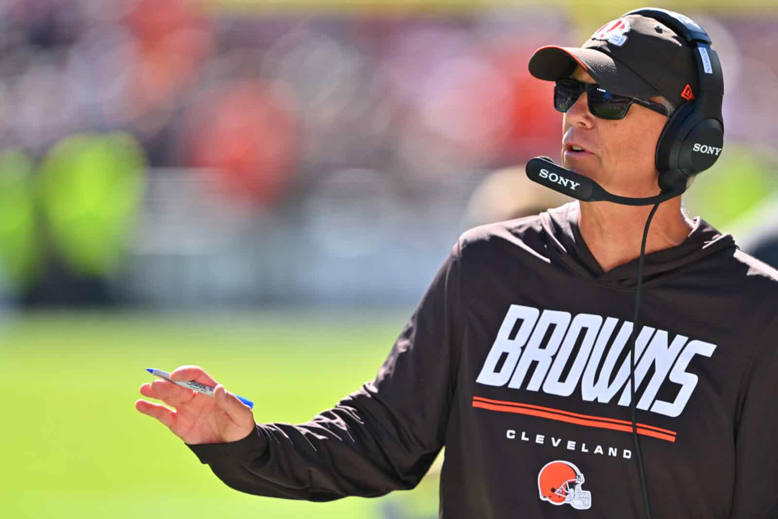 Todd Monken Honored Multiple Players After Sunday’s Win