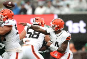 EAST RUTHERFORD, NEW JERSEY - OCTOBER 11: Deshaun Watson #4 of the Cleveland Browns makes a pass during the first quarter of the game against the New York Jets at MetLife Stadium on October 11, 2026 in East Rutherford, New Jersey.