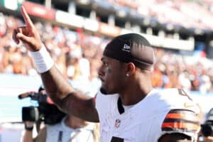 NASHVILLE, TENNESSEE - OCTOBER 25: Deshaun Watson #4 of the Cleveland Browns acknowledges the crowd after the game against the Tennessee Titans at Nissan Stadium on October 25, 2026 in Nashville, Tennessee.