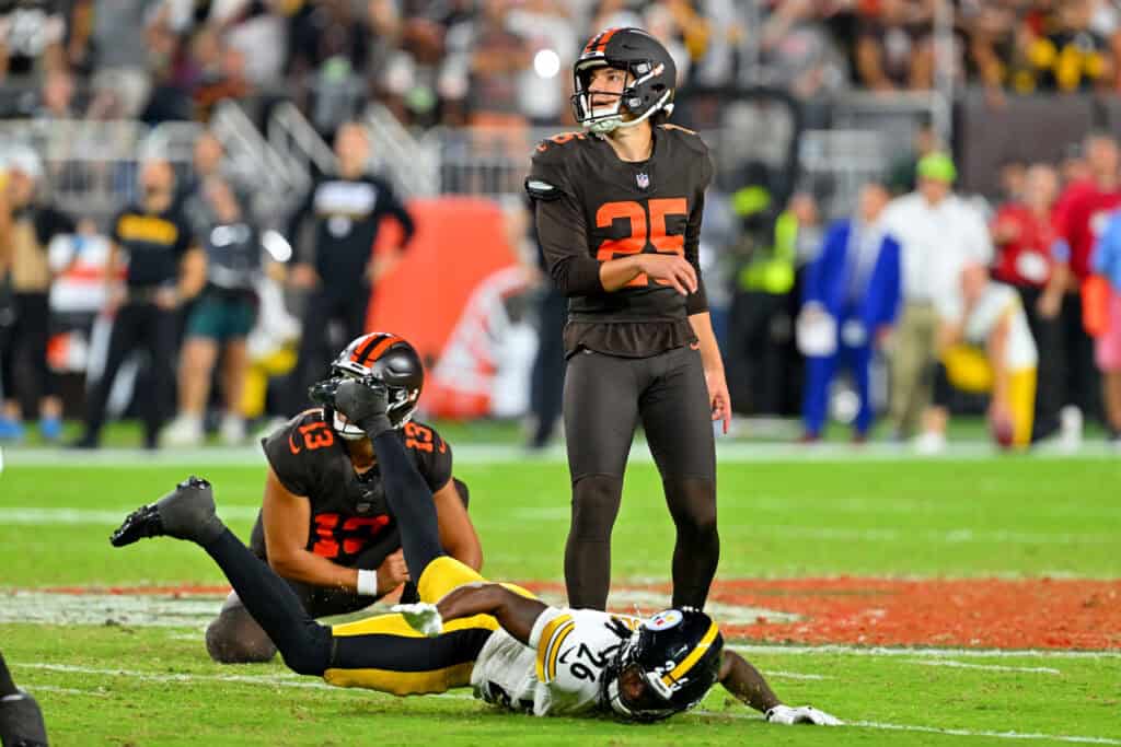 CLEVELAND, OHIO - OCTOBER 01: Place kicker Andre Szmyt #25 of the Cleveland Browns watches a 54-yard game-winning field goal during the fourth quarter against the Pittsburgh Steelers at Huntington Bank Field on October 01, 2026 in Cleveland, Ohio